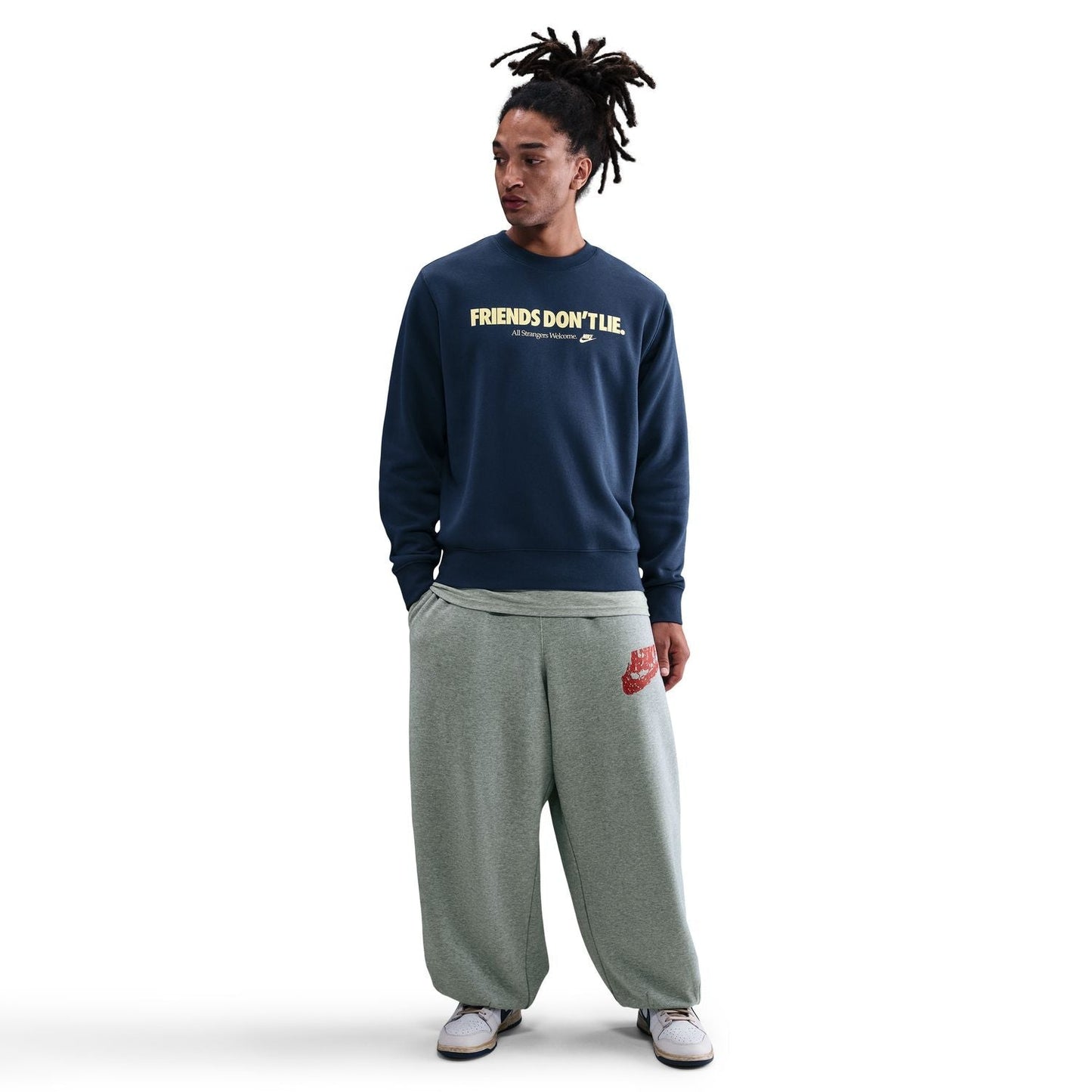 + Stranger Things Friends Don?? Lie Club Crew 'Navy'