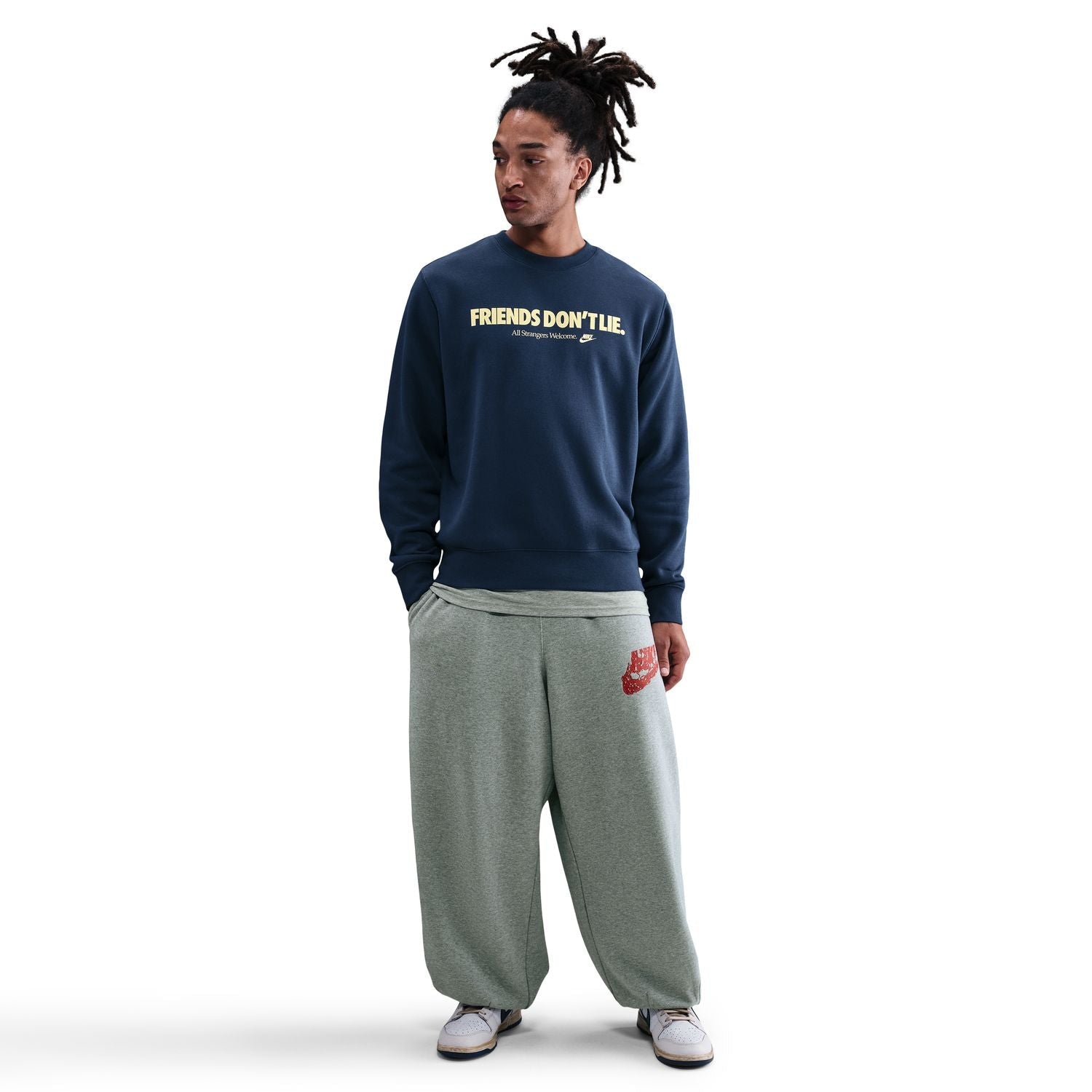 + Stranger Things Friends Don?? Lie Club Crew 'Navy'